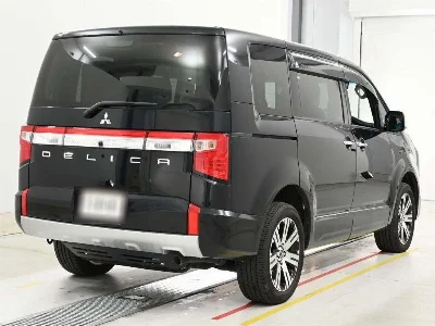 MITSUBISHI DELICA D5