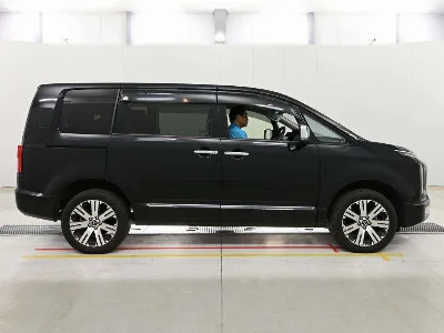 MITSUBISHI DELICA D5
