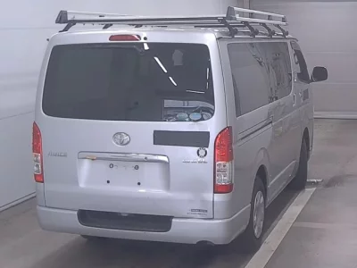 TOYOTA HIACE VAN