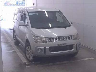 MITSUBISHI DELICA D5