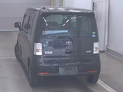 TOYOTA PIXIS SPACE