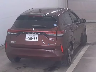 NISSAN AURA