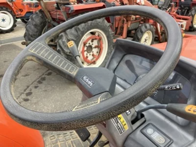 KUBOTA KUBOTA