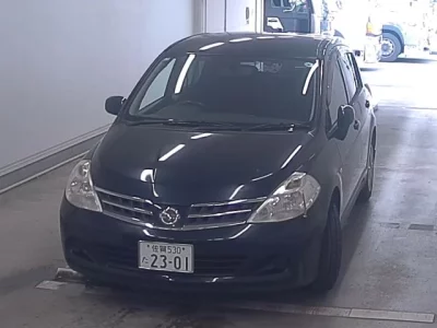 NISSAN TIIDA