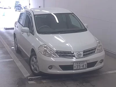 NISSAN TIIDA