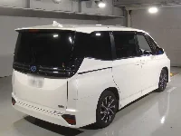 Цена авто Toyota Voxy с аукционов Японии, номер кузова ZWR90W, пробег 37 000, оценка 3