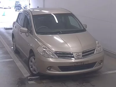 NISSAN TIIDA