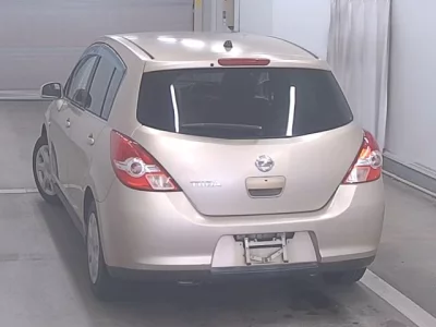 NISSAN TIIDA