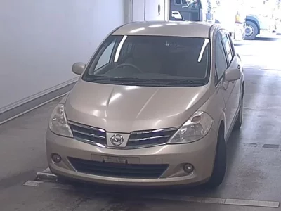 NISSAN TIIDA