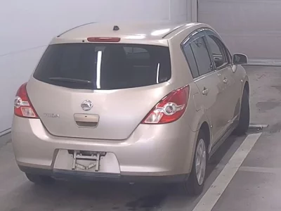 NISSAN TIIDA
