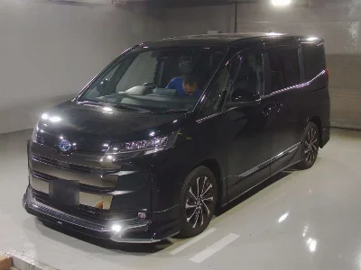TOYOTA NOAH