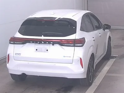 NISSAN AURA
