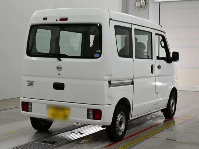 NISSAN CLIPPER VAN