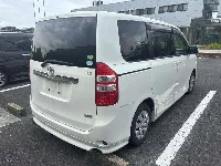 Цена авто Toyota Noah с аукционов Японии, номер кузова ZRR70G, пробег 131 000, оценка 8