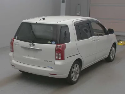 TOYOTA RAUM