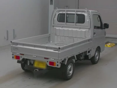 Nissan NT100 Clipper