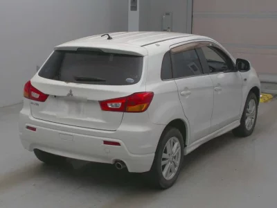 MITSUBISHI RVR