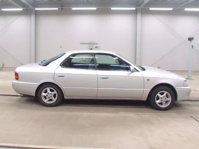 TOYOTA VISTA