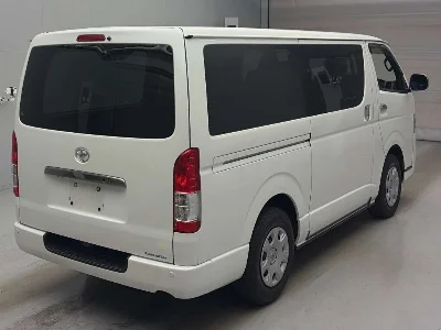 TOYOTA REGIUS VAN