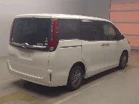 Цена авто Toyota Esquire с аукционов Японии, номер кузова ZRR80G, пробег 117 000, оценка 7