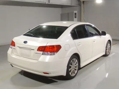 SUBARU LEGACY B4
