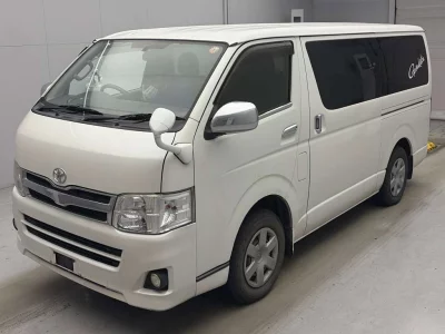 TOYOTA HIACE VAN