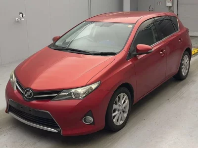 TOYOTA AURIS