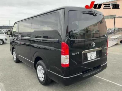 TOYOTA HIACE VAN