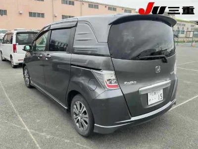 HONDA FREED SPIKE