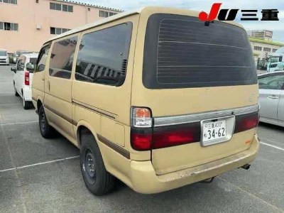 TOYOTA HIACE