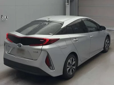 TOYOTA PRIUS PHV