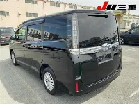 Цена авто Toyota Voxy с аукционов Японии, номер кузова ZWR80G, пробег 124 000, оценка 2