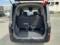 Цена авто Toyota Voxy с аукционов Японии, номер кузова ZWR80G, пробег 124 000, оценка 2