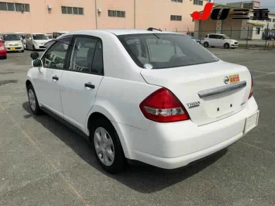 NISSAN TIIDA LATIO
