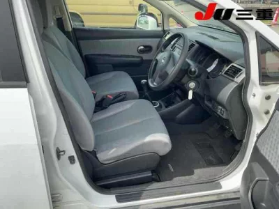 NISSAN TIIDA LATIO