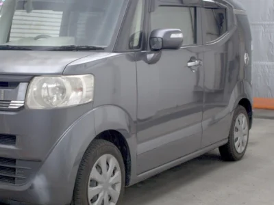 HONDA N BOX SLASH