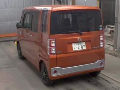 DAIHATSU WAKE