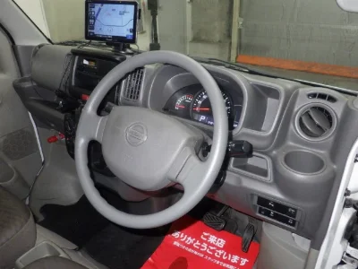 NISSAN CLIPPER VAN