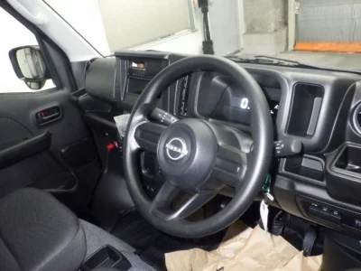 NISSAN CLIPPER VAN
