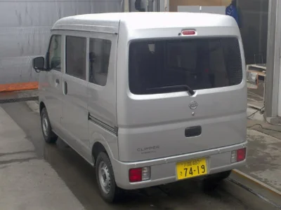 NISSAN CLIPPER VAN