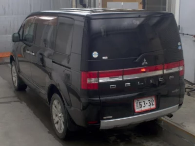 MITSUBISHI DELICA D5