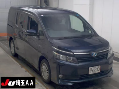 TOYOTA VOXY
