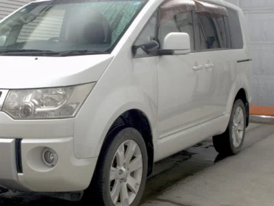 MITSUBISHI DELICA D5