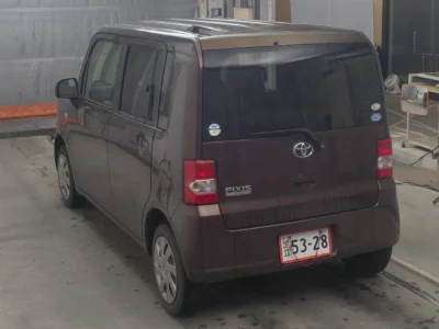 TOYOTA PIXIS SPACE