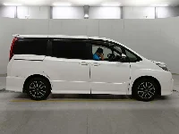 Цена авто Toyota Noah с аукционов Японии, номер кузова ZRR80W, пробег 58 000, оценка 3