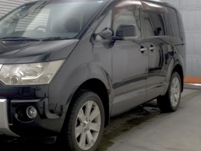 MITSUBISHI DELICA D5