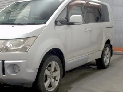 MITSUBISHI DELICA D5