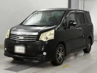 Цена авто Toyota Noah с аукционов Японии, номер кузова ZRR70G, пробег 108 000, оценка 6