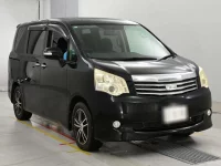 Цена авто Toyota Noah с аукционов Японии, номер кузова ZRR70G, пробег 108 000, оценка 6
