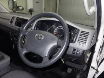 TOYOTA REGIUS VAN